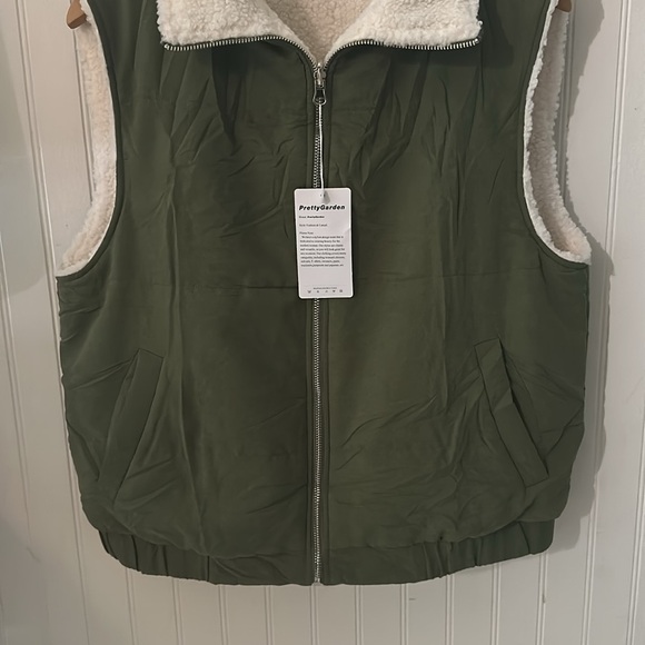 New! Pretty Garden Forest Green Vest sz Small - Picture 5 of 14